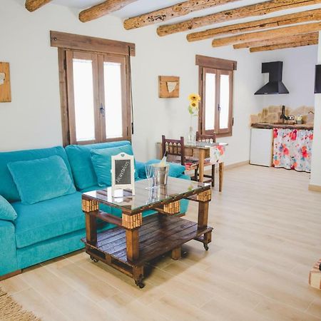 Navazos Loft Guest House เบเนากาซ ภายนอก รูปภาพ